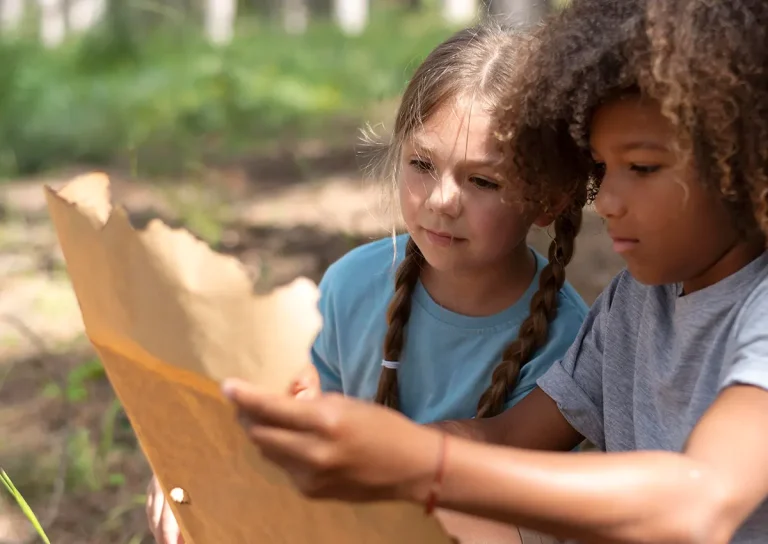 QRiosity hero Children looking at a map